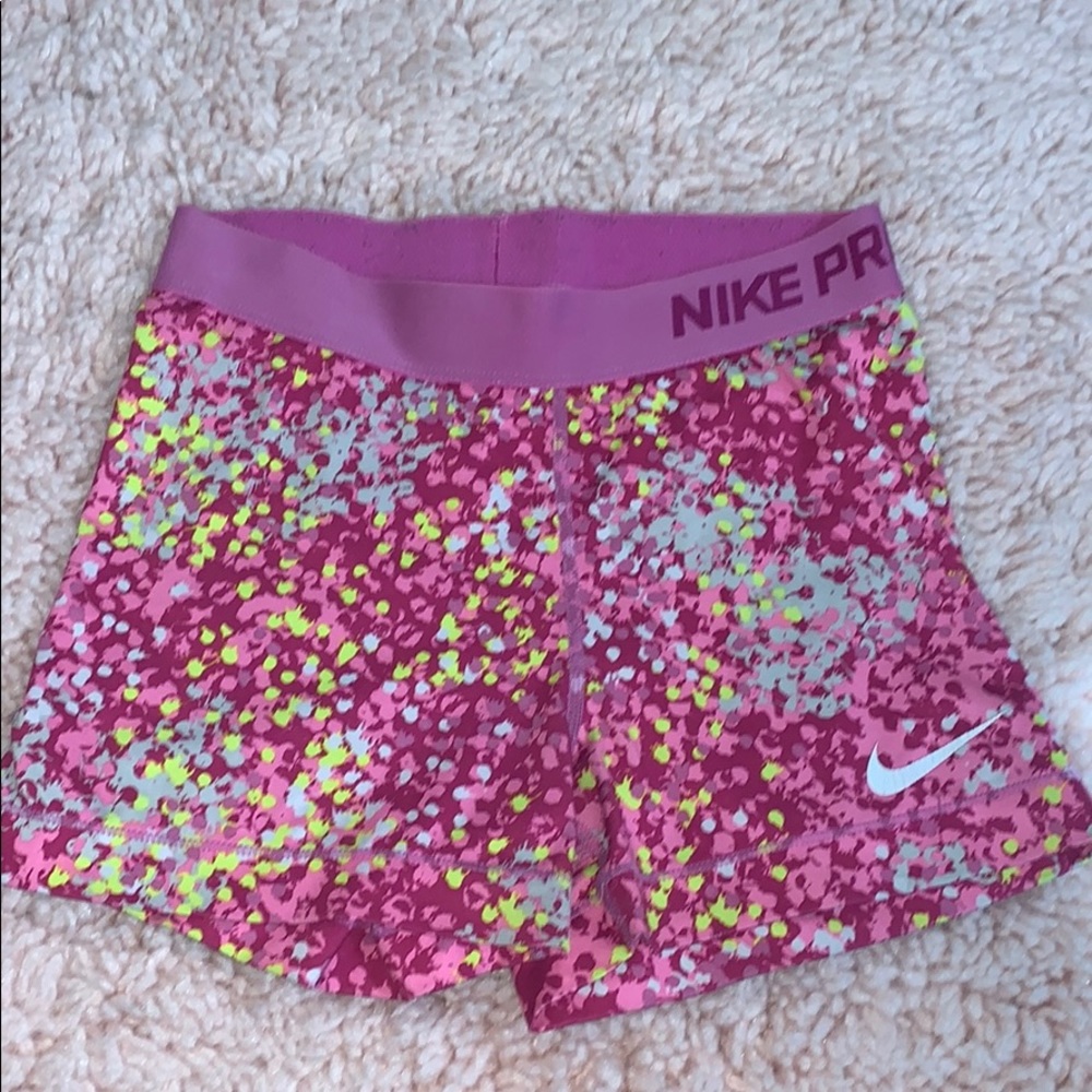 NIKE SHORTS